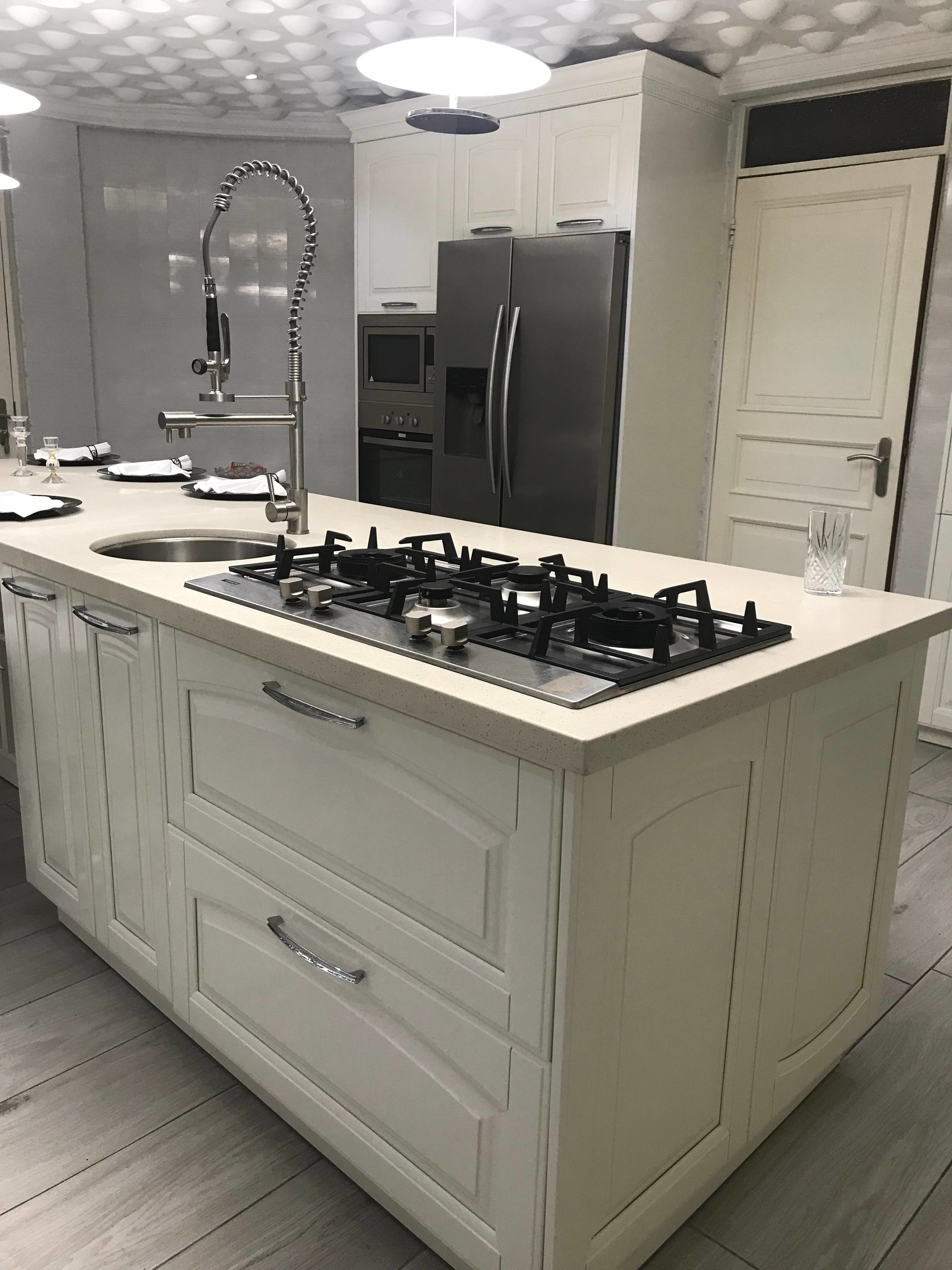 Latest company case about legon,Accra,Ghana Shaker Kitchen Cabinet