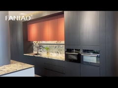 تجربه آشپزخانه ی نهایی را با کابینت مدرن سیاه چوبی بزرگ و سفارشی ما بسازید