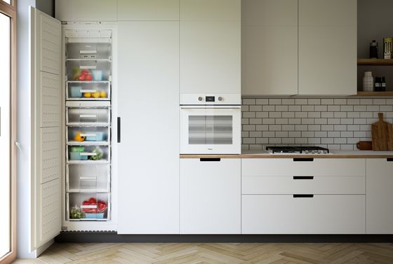 Tailored Modern Melamine Kitchen Cabinet Quartz Stone Island Table Wood Veneer Cabinet