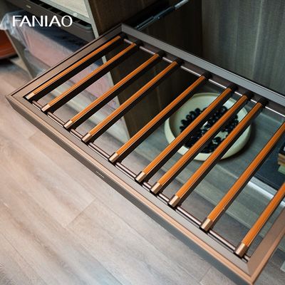 Solid Wood Customized Wardrobe Closet Modern Walk In Closet with Dress Mirror