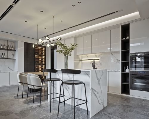 Modern White Lacquer Kitchen Cabinet Custom Glossy Kitchen Cabinet With Island Dinning Table Kitchen Furniture Storage