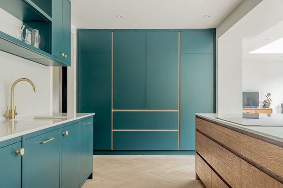Green MDF Lacquer Open Kitchen Cabinet With Island For Hotel