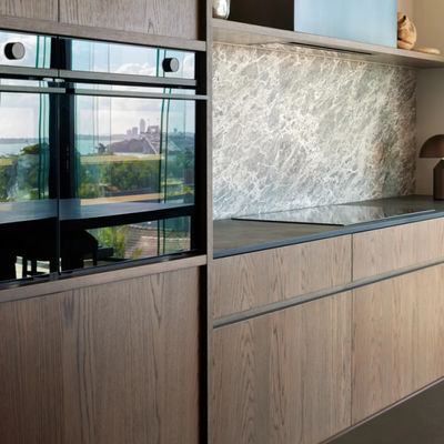 Custom Modern Style Quartz Countertop Kitchen Cabinet with Island Oak Wood Veneer Kitchen Cabinet