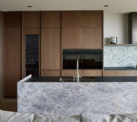 Custom Modern Style Quartz Countertop Kitchen Cabinet with Island Oak Wood Veneer Kitchen Cabinet
