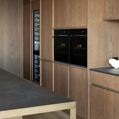Custom Modern Style Quartz Countertop Kitchen Cabinet with Island Oak Wood Veneer Kitchen Cabinet