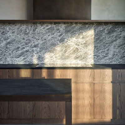 Custom Modern Style Quartz Countertop Kitchen Cabinet with Island Oak Wood Veneer Kitchen Cabinet