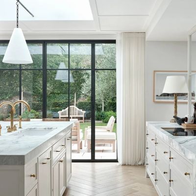 Custom North American Kitchen Furniture Classic Flat Pack Glossy Solid Wood Modern Kitchen Cabinet Set