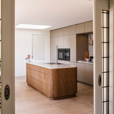 Luxury Modular Solid Wood Grille Plate Wall Kitchen Furniture Smart Portable Kitchen Upper Cabinet Set