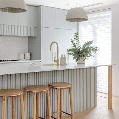 Full Kitchen Cabinet Set Custom Australian Standards Stainless Wood Furniture Sintered Stone Countertop for Villa Project