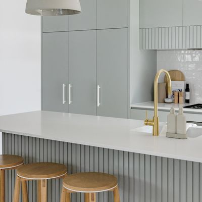Full Kitchen Cabinet Set Custom Australian Standards Stainless Wood Furniture Sintered Stone Countertop for Villa Project