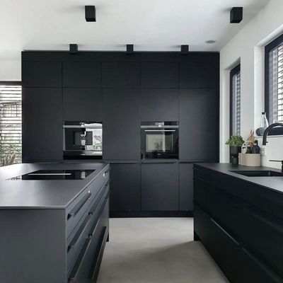 OEM Cabinet Manufacturers' Customized Modern Kitchen Cabinet E0 Plywood Matte Laminated Particle Board Flat-Pack Sink MDF Glass