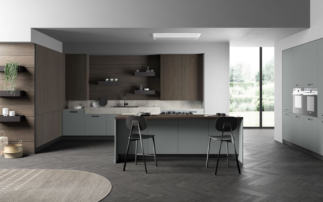 Fitted Traditional / Classic Wood Kitchen Cabinets Customized With Dining Table