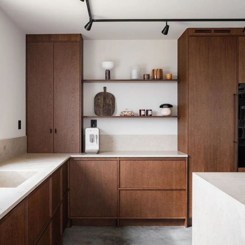 Apartment Antique Style Frame-Line Door Panel Kitchen With Glass Wine Cabinet Wood Veneer Kitchen Cabinet
