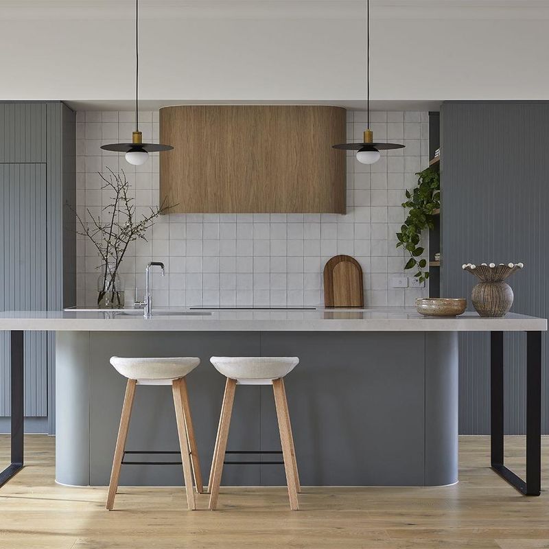 Modern Design Wood Kitchen Cabinet MDF Carcase Marble Countertop Plywood Furniture Kitchen Cabinet for Residential Projects