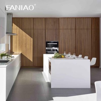 Klassischer Holzküchenschrank erschwinglicher Preis kundenspezifischer Moderner Holzgetreide Wohnung Moderner Design Küchenschrank